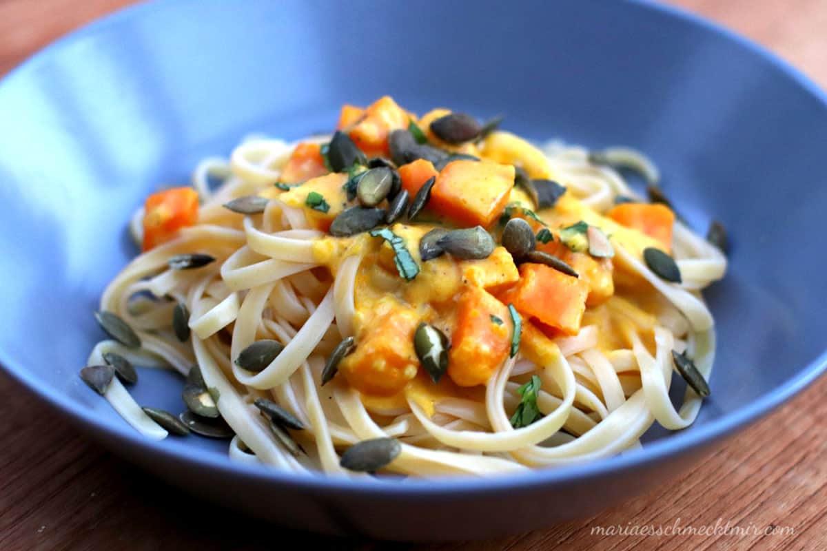 Pasta Mit Cremiger Kurbis Sauce Maria Es Schmeckt Mir