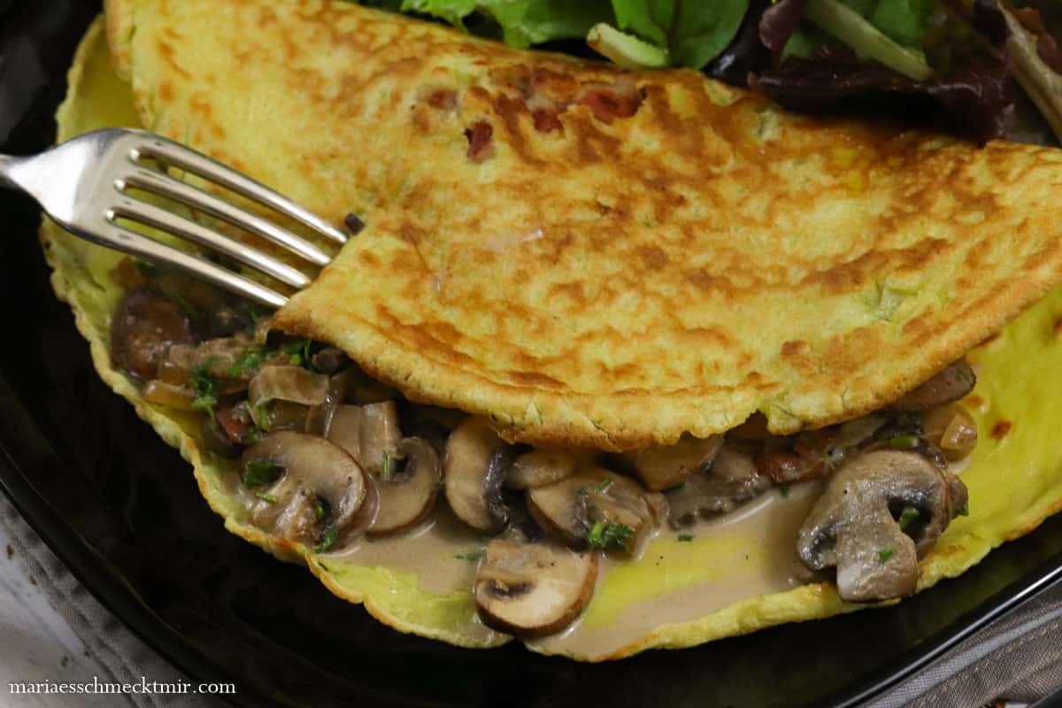 Herzhafte Pfannkuchen Mit Speck Und Champignons